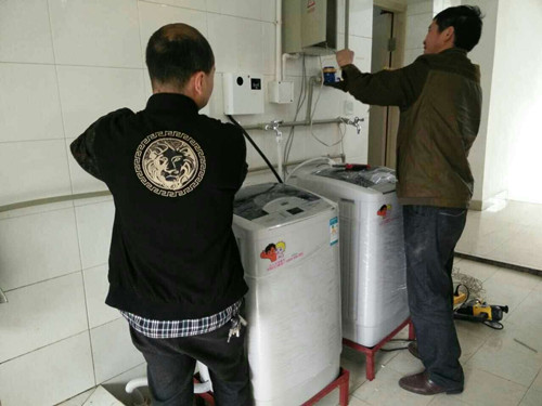 学生公寓全面引进自助洗衣机受热捧-西南民族大学航空港校区后勤集团